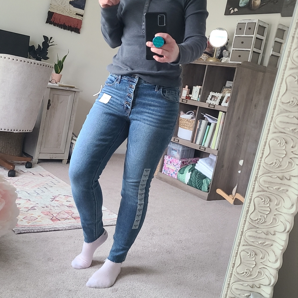 Old navy rockstar super skinny size 8